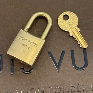 Authentic Louis Vuitton Padlock and Key Old Model LV No.224